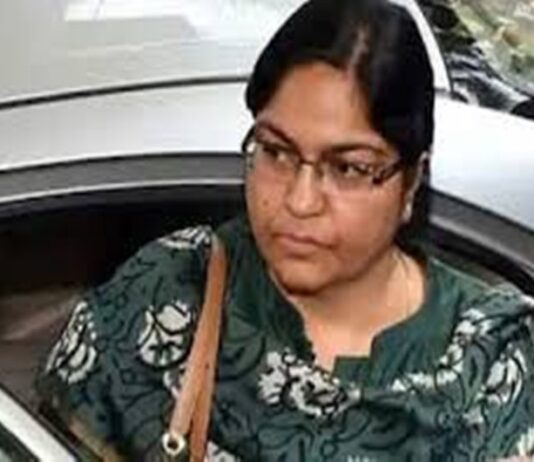 जेल में बंद पूजा सिंघल की याचिका को सुप्रीम कोर्ट ने किया ख़ारिज, अभी में ही गुंजकरने होंगे दिन