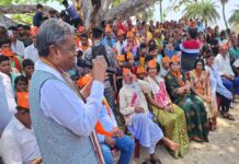 क्षेत्र भ्रमण करने कोडरमा पहुंचे बीजेपी प्रदेश अध्यक्ष, अन्नपूर्णा देवी को वोट देकर मोदी को पुनः प्रधानमंत्री बनाने की अपील की