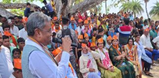 क्षेत्र भ्रमण करने कोडरमा पहुंचे बीजेपी प्रदेश अध्यक्ष, अन्नपूर्णा देवी को वोट देकर मोदी को पुनः प्रधानमंत्री बनाने की अपील की