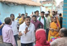 जेपी भाई पटेल के पक्ष में कांग्रेस नेता मुन्ना सिंह ने चलाया हजारीबाग में जनसंपर्क अभियान