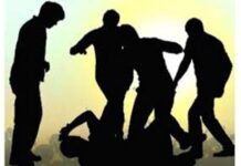 जयराम और देवेंद्र की गिरफ़्तारी के खीस में समर्थकों ने रांची DC ऑफिस के कैमरामैन को जमकर पीटा