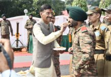 केंद्रीय रक्षा राज्य मंत्री श्री संजय सेठ ने पंजाब रेजीमेंट सेंटर रामगढ़ में वीर जवानों के साथ विजयदशमी का पर्व मनाया