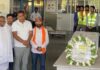 शहीद की विदाई: रांची एयरपोर्ट पर भाजपा नेता और परिजनों ने दी आईबी अधिकारी मनीष रंजन को श्रद्धांजलि