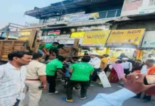 रांची में अतिक्रमण हटाओ अभियान: डेली मार्केट एरिया में चला निगम का बुलडोजर