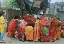 वट सावित्री व्रत: सुहागिनों ने पति की लंबी उम्र की कामना की