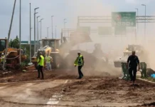 इसराइल पर हूती विद्रोहियों का मिसाइल हमला: बेन गुरियन एयरपोर्ट के पास मिसाइल गिरने से चार घायल