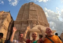 बंगाल के जगन्नाथ धाम में अब प्रसाद वितरण बना विवाद !!