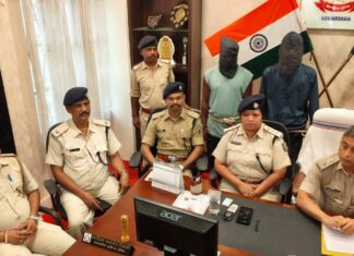 लोहरदगा में नक्सलियों पर बड़ा प्रहार: लेवी वसूली के दौरान दो PLFI उग्रवादी धराए, 30 हजार नकद बरामद