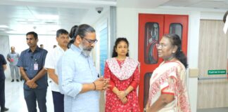 राष्ट्रपति मुर्मु ने गंगा राम अस्पताल में शिबू सोरेन से की मुलाकात