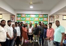 सिमिलिया में 12 साल बाद हुआ चमत्कार, पंचायत ने रोड निर्माण का दिया आश्वासन