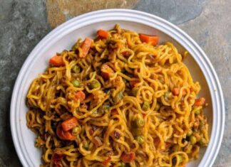 Masala Veg Maggi Recipe , स्ट्रीट-स्टाइल मसालेदार मज्जा घर पर