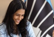 FIDE Women’s World Cup: 19 साल की दिव्या देशमुख बनीं चैंपियन, कोनेरू हम्पी को हराकर रचा इतिहास