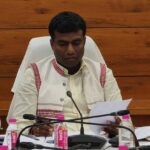 रांची डीसी की सख्ती: आदेश नहीं मानने वाले अधिकारियों पर गिरी गाज, मांडर और कांके के कर्मियों को शो-कॉज नोटिस