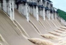 बिहार में बाढ़ की वजह से 9 जिलों में हालत गंभीर, हजारों लोग हो रहे प्रभावित