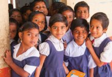 सरकारी स्कूलों के 14 लाख बच्चों को नहीं मिला यूनिफॉर्म-पैकेज, जनाधार लिंकिंग में गड़बड़ी बनी बाधा