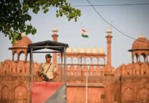 लाल किले में घुसपैठ की कोशिश: 5 बांग्लादेशी नागरिक गिरफ्तार, 7 पुलिसकर्मी सस्पेंड