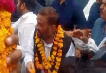 स्वागत के दौरान स्वामी प्रसाद मौर्य पर हमला, युवक ने माला पहनाने के बाद मारा थप्पड़