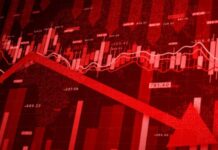 अमेरिकी टैरिफ से हिला शेयर बाजार