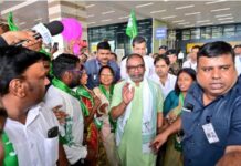 पटना के वोट अधिकार यात्रा में राहुल गांधी के संग शामिल हुए हेमंत सोरेन