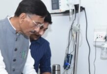 गो-तस्करों से पीड़ित कुणाल केशरी से संजय सेठ ने किया मुलाकात