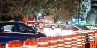 धनबाद में प्लास्टिक बैरियर लगाकर सड़क सुरक्षा को लेकर ट्रैफिक पुलिस हुई एक्टिव