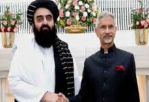 दिल्ली में प्रेस की आज़ादी पर चोट, महिलाओं को रखा गया बाहर