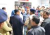 धनबाद में व्यापारी पर फायरिंग, लूट कर फरार बदमाश