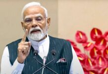 अयोध्या में हुई मोदी की पूजा, ध्वजारोहण आज