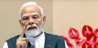 अयोध्या में हुई मोदी की पूजा, ध्वजारोहण आज