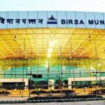 इंडिगो की फ्लाइट्स रद्द पर यात्रियों का हंगामा