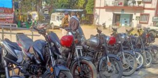 रांची में बाइक चोरी में 8 मोटरसाइकिल बरामद, 3 चोर गिरफ्तार