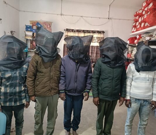 देवघर पुलिस का बड़ा एक्शन, 5 गिरफ्तार