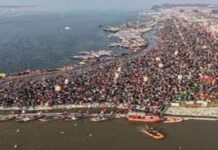 माघ मेले में एकादशी पर संगम में 70 लाख श्रद्धालुओं ने लगाई डुबकी