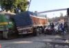 देवघर में खुले फाटक पर ट्रेन-ट्रक हादसा