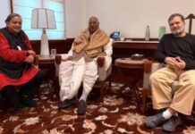 कांग्रेस पार्टी में शशि थरूर, राहुल गांधी व खड़गे की सीक्रेट मीटिंग से सियासी हलचल तेज