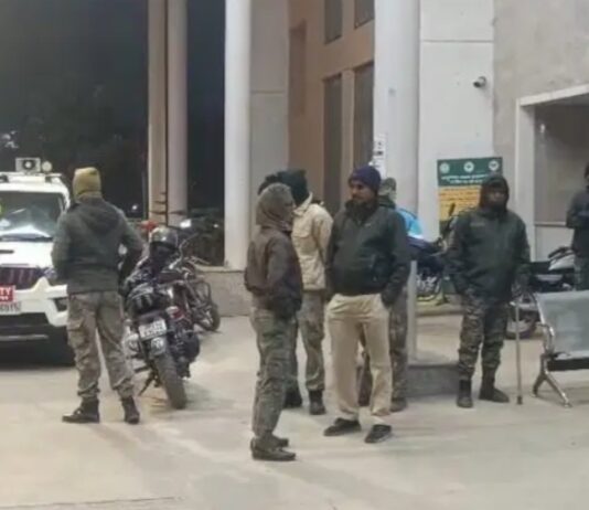 कैरव गांधी अपहरण केस पर तीन अपराधी घायल