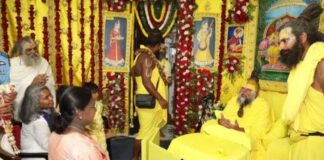 वृंदावन दौरा में राष्ट्रपति ने की प्रेमानंद महाराज से मुलाकात