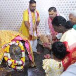 भक्ति में लीन मथुरा दौरे पर गोवर्धन पहुंचीं राष्ट्रपति मुर्मू