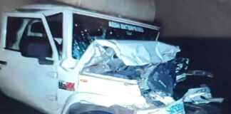 रांची के नामकुम में दो वाहनों के बीच भीषण टक्कर में दूध से लदा वाहन चकनाचूर