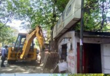 दुकानों पर नगर निगम की सख्ती, अवैध कब्जों पर एक्शन