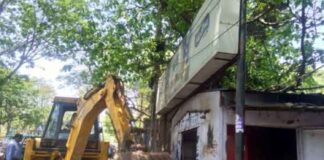 दुकानों पर नगर निगम की सख्ती, अवैध कब्जों पर एक्शन