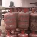 रांची में गैस की ब्लैक मार्केटिंग का भंडाफोड़, 250 सिलेंडर जब्त