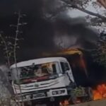 रांची के सिलाई में चलती बॉक्साइट ट्रक में लगी आग