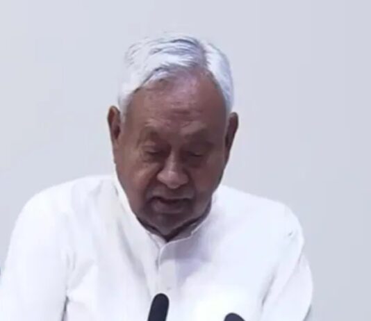 CM से सांसद बने नीतीश, बिहार में CM पर चर्चा