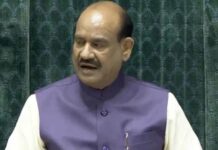 लोकसभा में तीन बड़े बिल पेश, संसद में बवाल