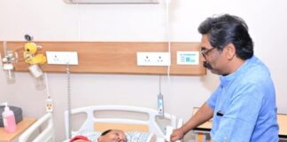 सेंटेविटा अस्पताल में मुख्यमंत्री ने की वित्त मंत्री से मुलाकात