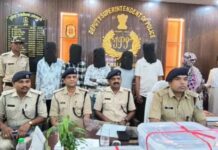 हिंदपीढ़ी में ड्रग्स रैकेट का भंडाफोड़, 8.74 लाख कैश, ब्राउन शुगर और गांजा बरामद