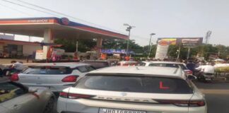 रांची में पेट्रोल के लिए हाहाकार