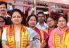 महाराष्ट्र दौरे पर सिद्धिविनायक मंदिर पहुंचीं कल्पना सोरेन