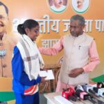 इंटरनेशनल शूटिंग में जामताड़ा की बेटी बनी गोल्ड मेडलिस्ट, बाबूलाल ने बढ़ाया हौसला